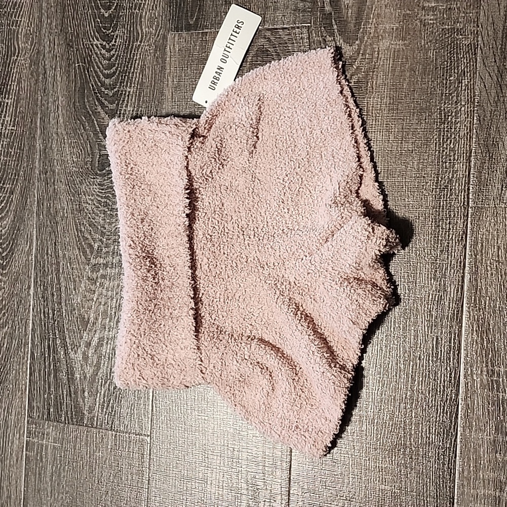 Urban Outfitters high waisted Cozy knit Shorts - Picture 2 of 3